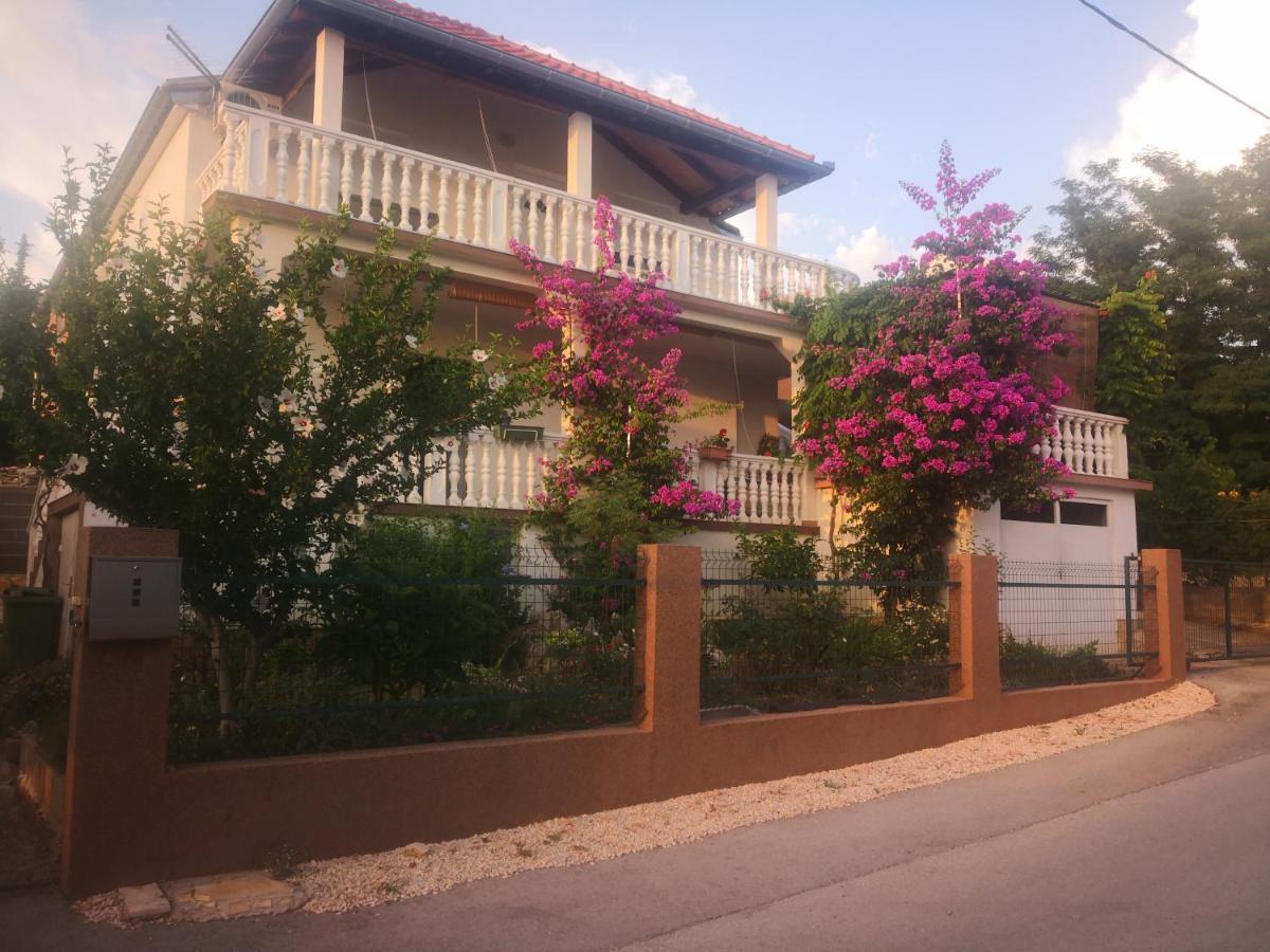 Apartment Ana Gornji Karin Exterior foto
